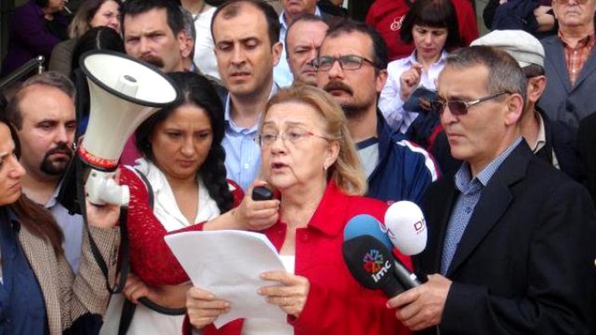 Beraat Sonrası Taksim Dayanışması\'ndan Adliye Önünde Açıklama