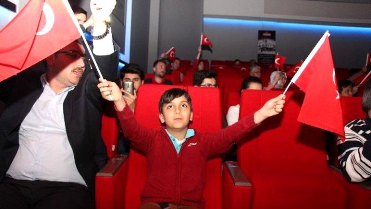 Çanakkale, Bir Hilal Uğruna\' Programı Manisa\'da Yapıldı