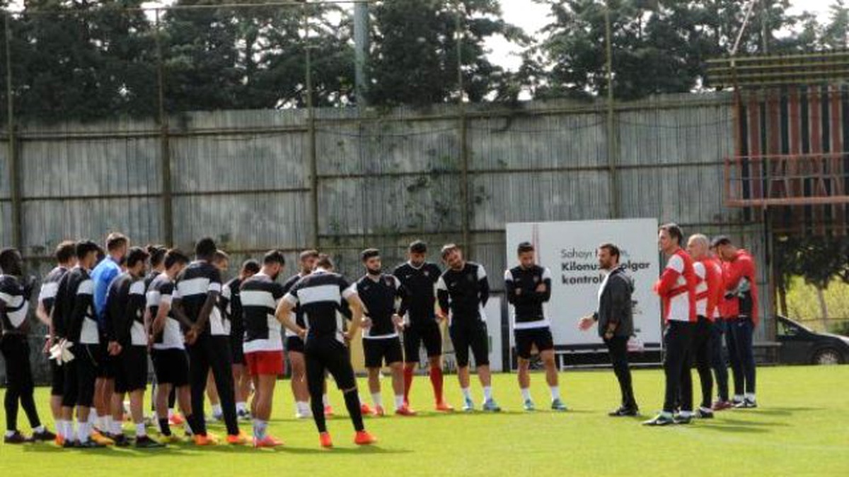 Gaziantepspor: "Cezalar Yüzünden İç Saha Avantajımızı Kullanamıyoruz"