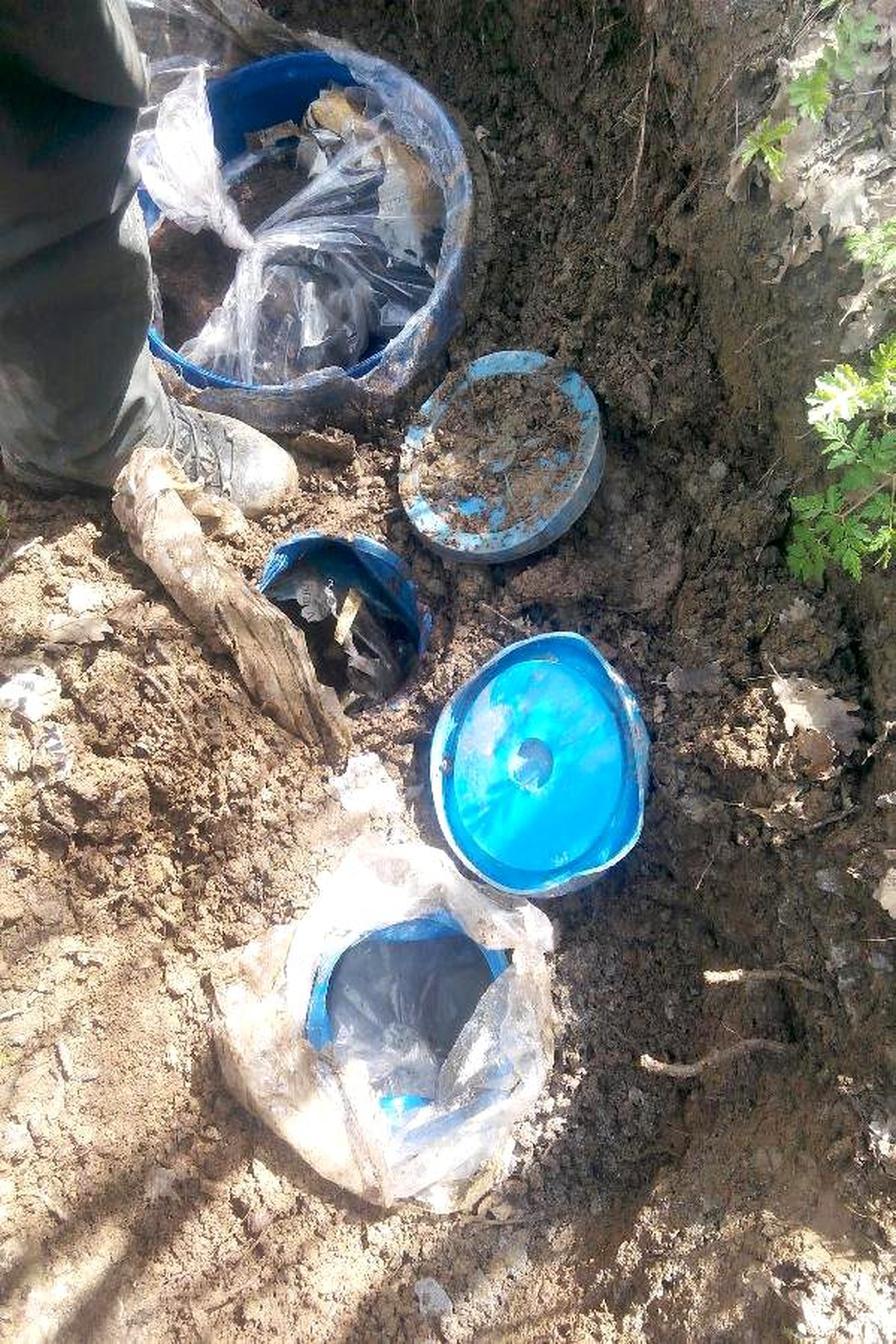 Güroymak\'ta 130 Kilo El Yapımı Patlayıcı Ele Geçirildi