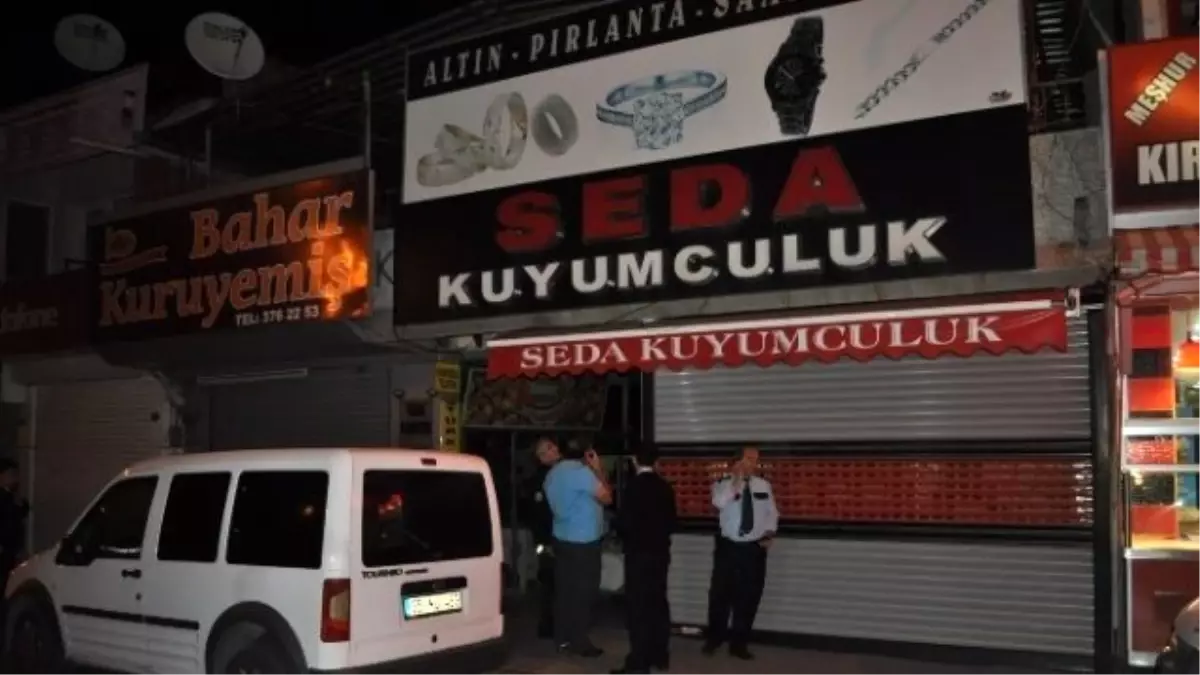 İzmir\'de Kuyumcu Soydular