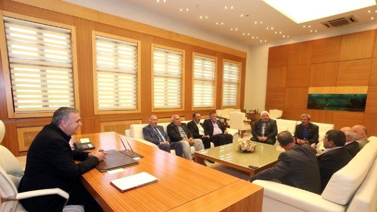 Mahalle Grup Yollarına Sıcak Asfaltla Buluşuyor