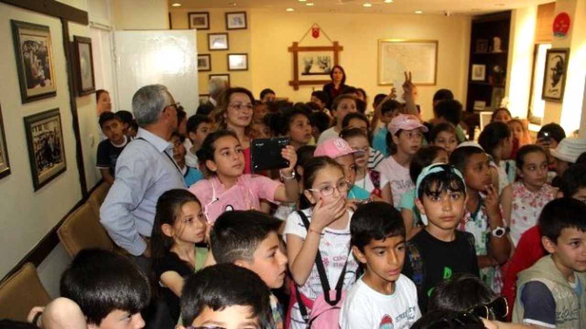Öğrencilerden Alanya Belediyesi\'ne Ziyaret