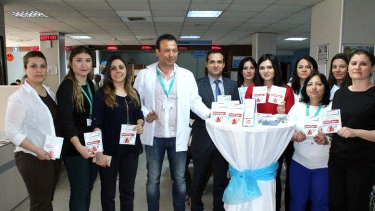 Sağlıkçılar, Şiddetin Önlenmesi İçin Hastalara Broşür Dağıttı