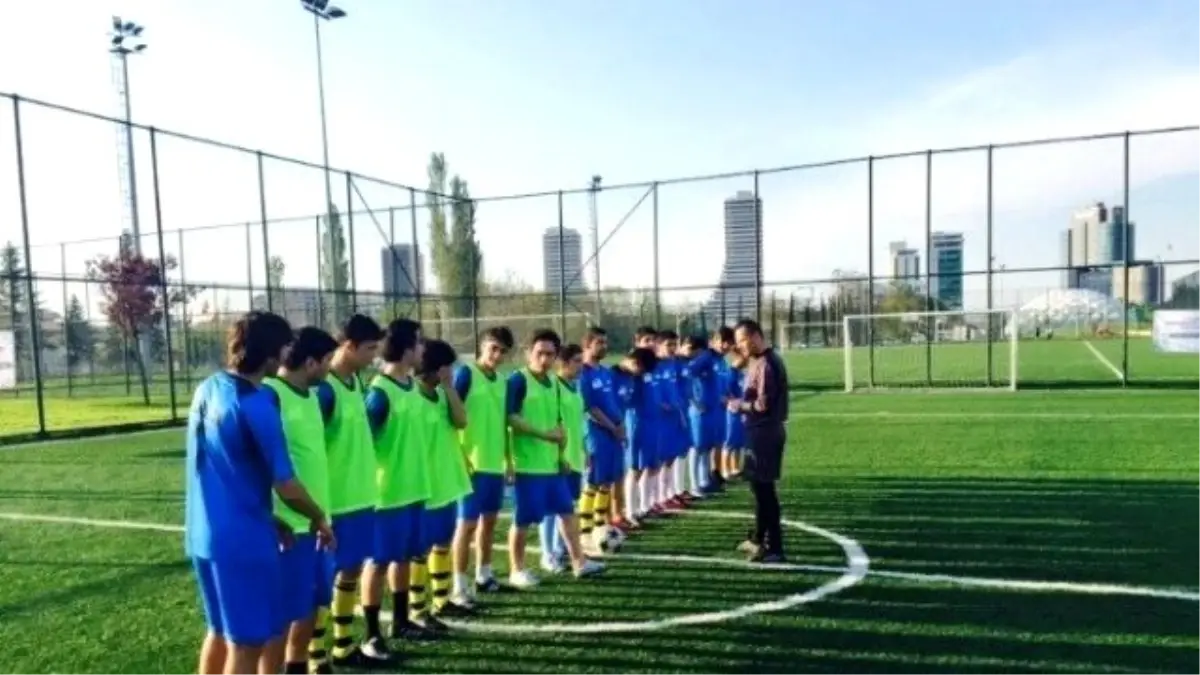 Uluslar Arası Öğrenciler Futbol Şampiyonası Başladı