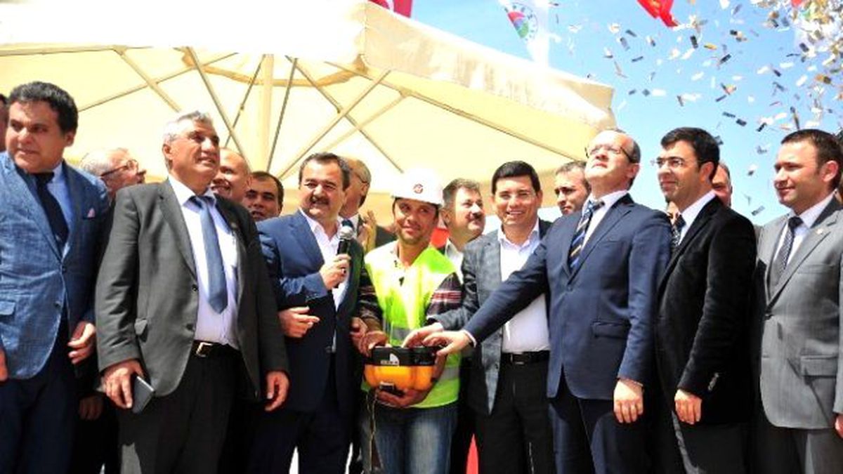 Ak Partili Samani, "Artık İnsanlar Gülümserken Mahcubiyet Çekmeyecek"