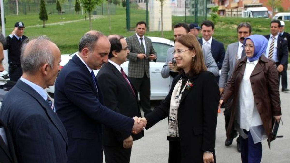 Bakan İslam, Eşinden Şiddet Gören Kadının Çağrısına Cevap Verdi