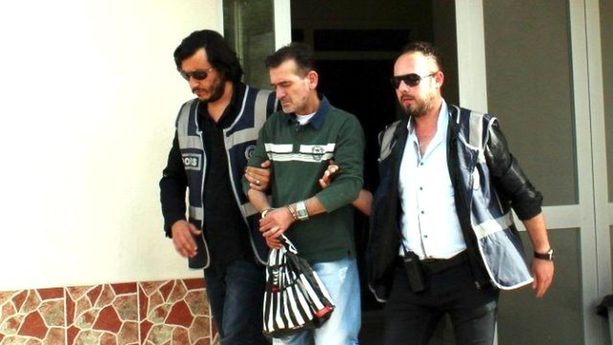 Balıkesir\'de Oğlunu Öldüren Baba Olaya İntihar Süsü Vermeye Çalıştı