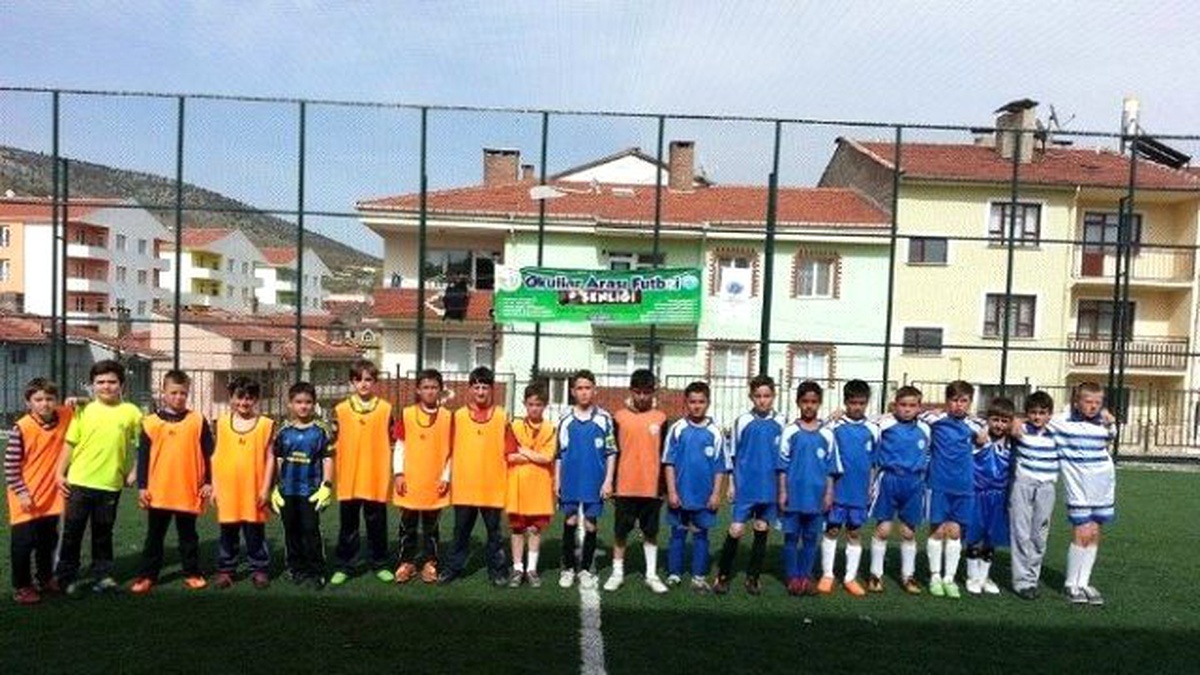 Bozüyük Belediyesi Okullar Arası Futbol Şenliği Devam Ediyor
