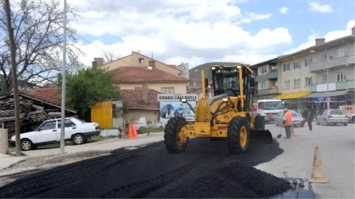 Bozüyük\'te Yol ve Kaldırım Çalışmaları