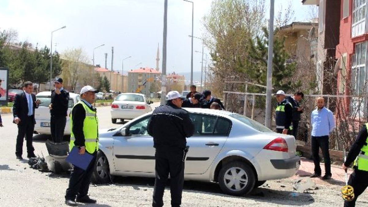 Erzurum\'da Polis-şüpheli Kovalamacası: 4 Yaralı