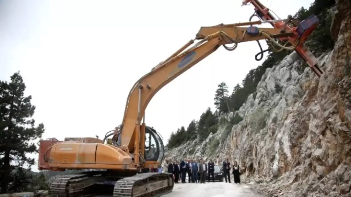 Karaisalı-kızıldağ Yolu Dinamitle Açılıyor