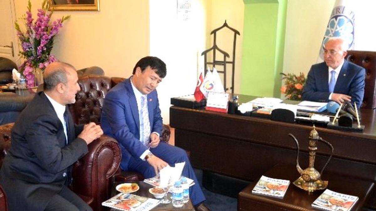 Kırgızistan Büyükelçisi Dzhunusov\'dan Kto Başkanı Hiçyılmaz\'a Ziyaret