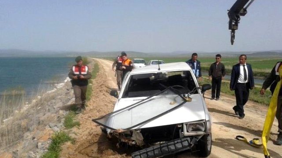 Kontrolden Çıkan Otomobil Suğla Gölü\'ne Uçtu