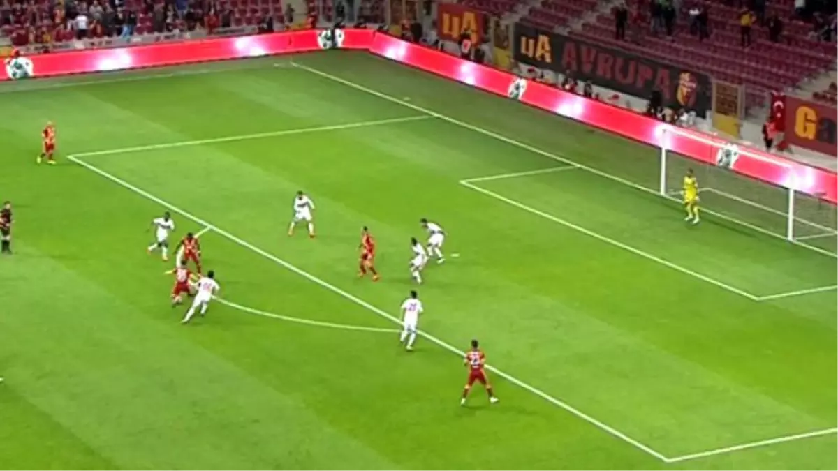 Sabri\'nin Attığı Gol, Sosyal Medyayı Salladı