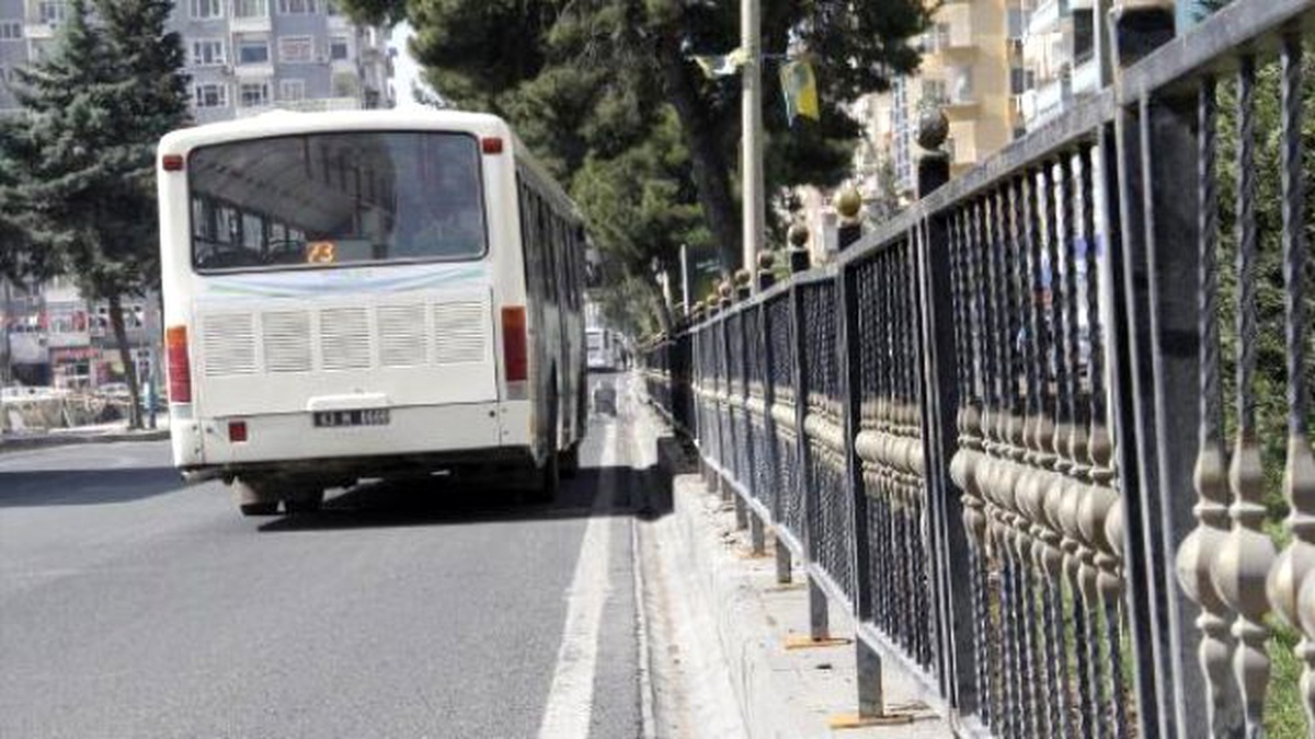 Şanlıurfa\'da Kazalara Karşı Demir Korkuluklu Önlem