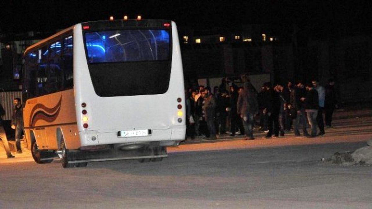 Sivas\'ta Karşıt Görüşlü Öğrenciler Çatıştı: 5 Yaralı