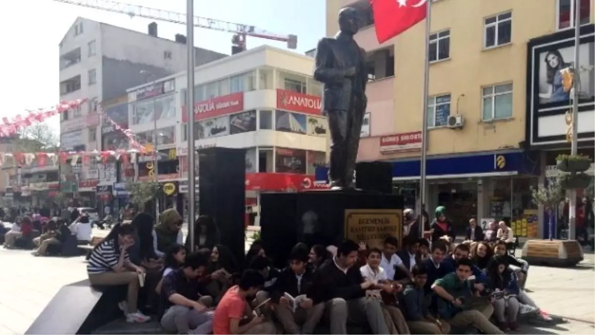 Sultanbeylili Gençler Kitabın Önemine Dikkat Çekti