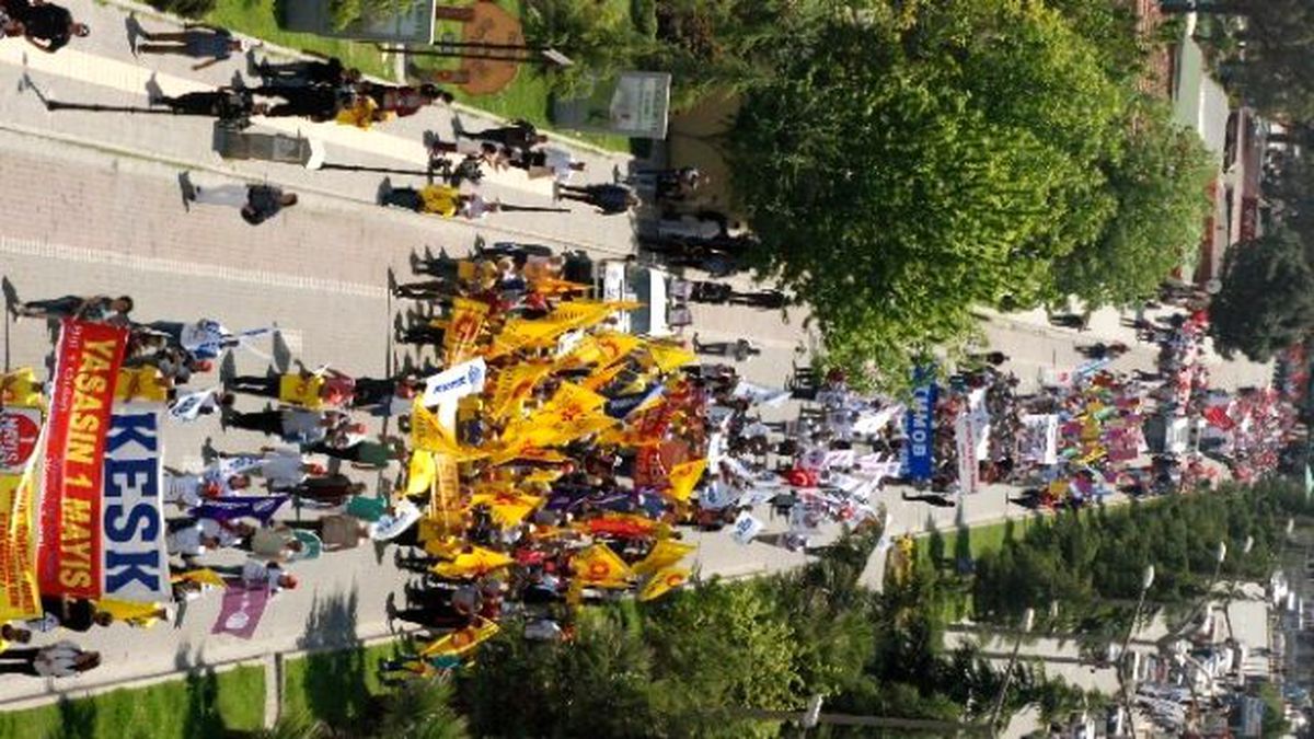 1 Mayıs Edremit\'te Kutlandı