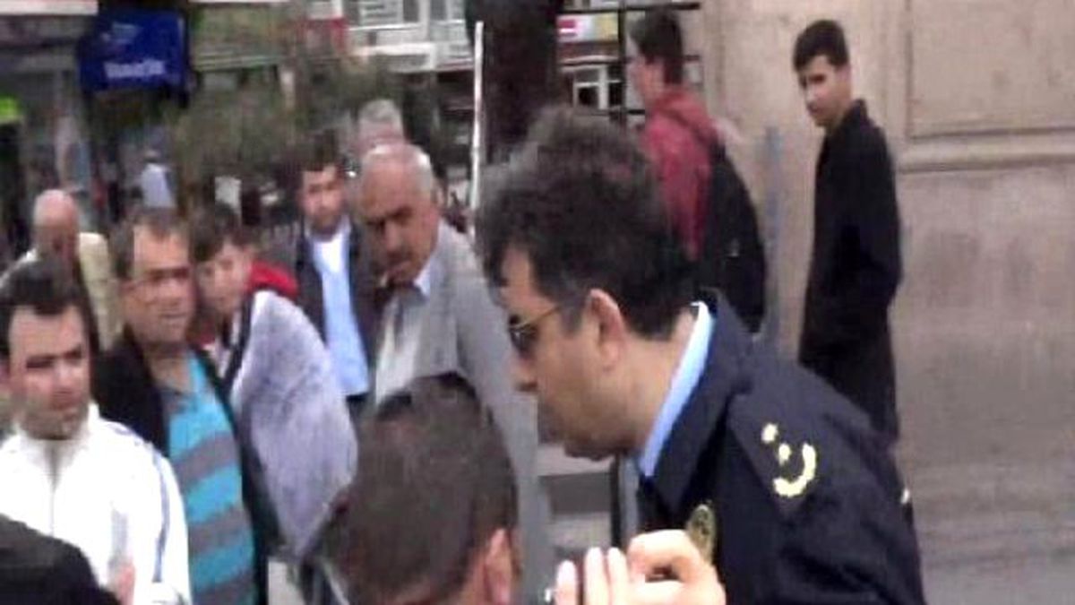 1 Mayıs Kutlamasında Gazeteciye Polis Şiddeti