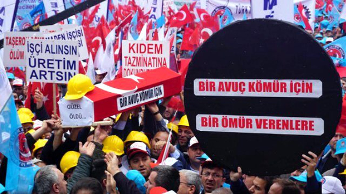 1 Mayıs\'ta HDP\'lilerle Türk Bayrağı Tartışması