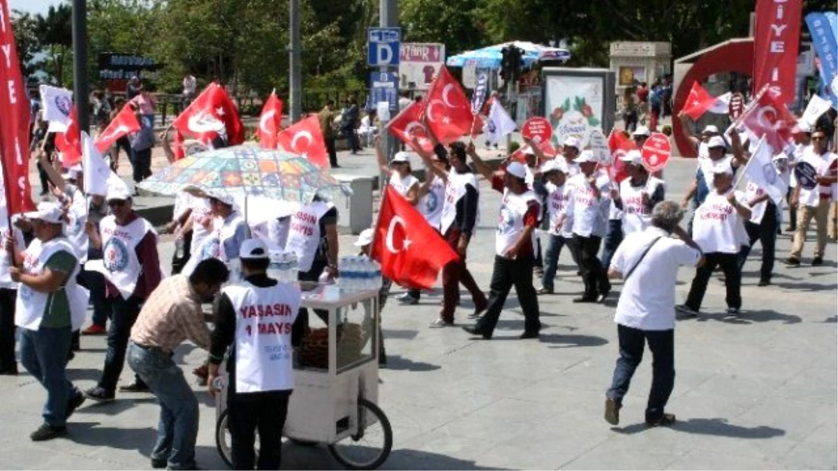 Antalya\'da Olaysız 1 Mayıs Kutlamaları