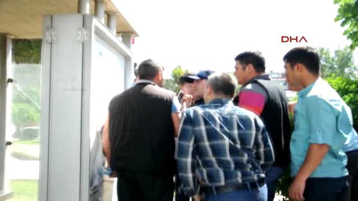 Aydın Büyükşehir ile İncirliova Belediyesi\'nin Arasında Pankart Krizi