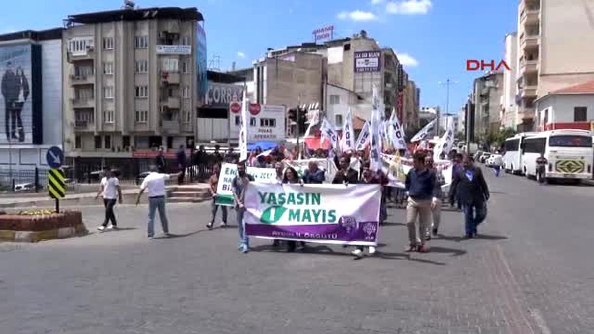 Aydın\'da 1 Mayıs\'a İki Kutlama