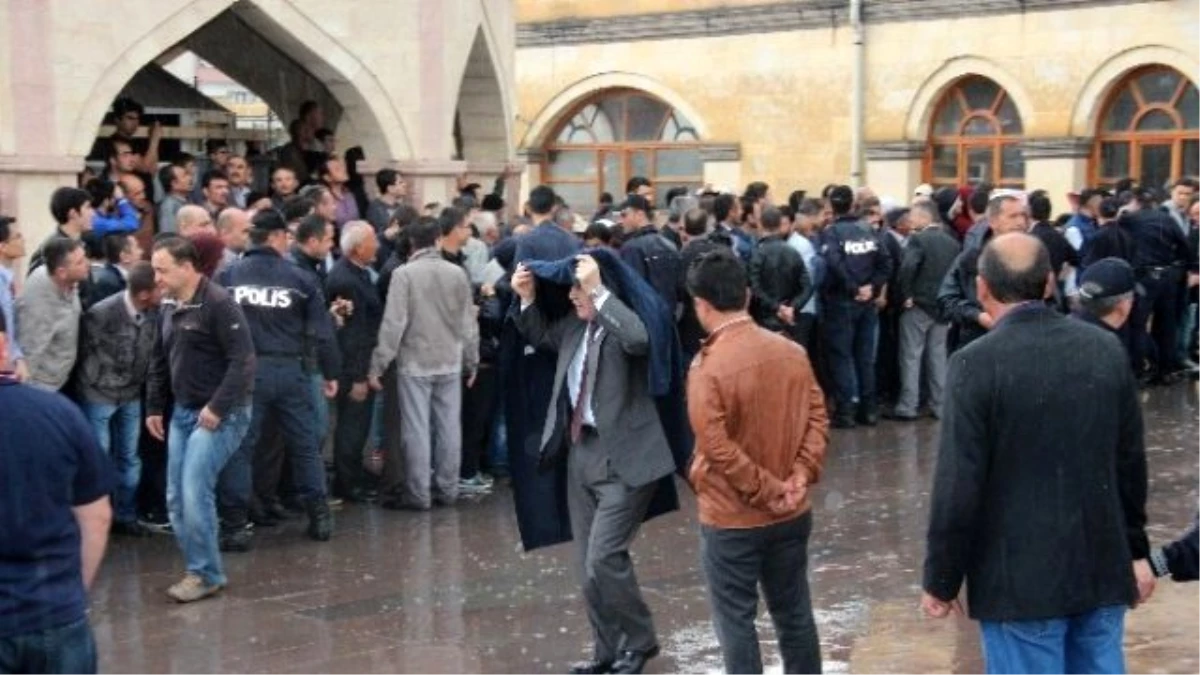 Başbakan Davutoğlu\'na Yağmur Sürprizi