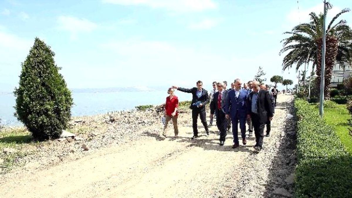 Başkan Karaosmanoğlu Sahilde İncelemelerde Bulundu