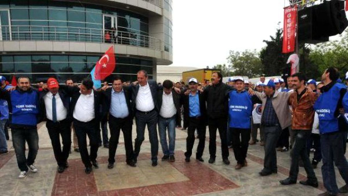 Biga\'da 1 Mayıs Kutlandı