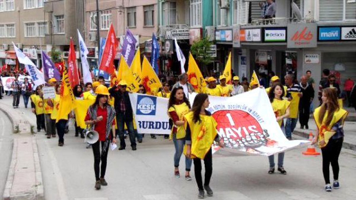 Burdur\'da Halaylı Kutlama
