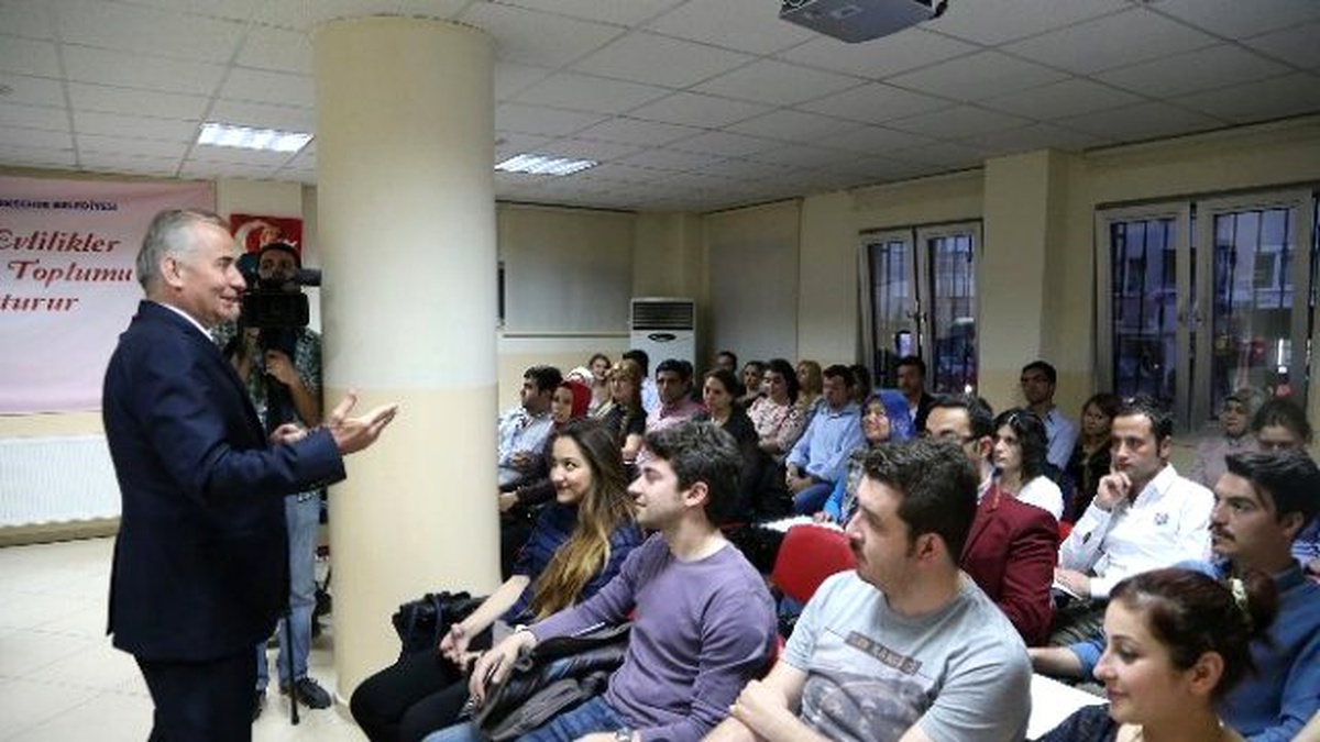 Denizli\'de Evlilik Okulu Yeni Mezunlarını Verdi