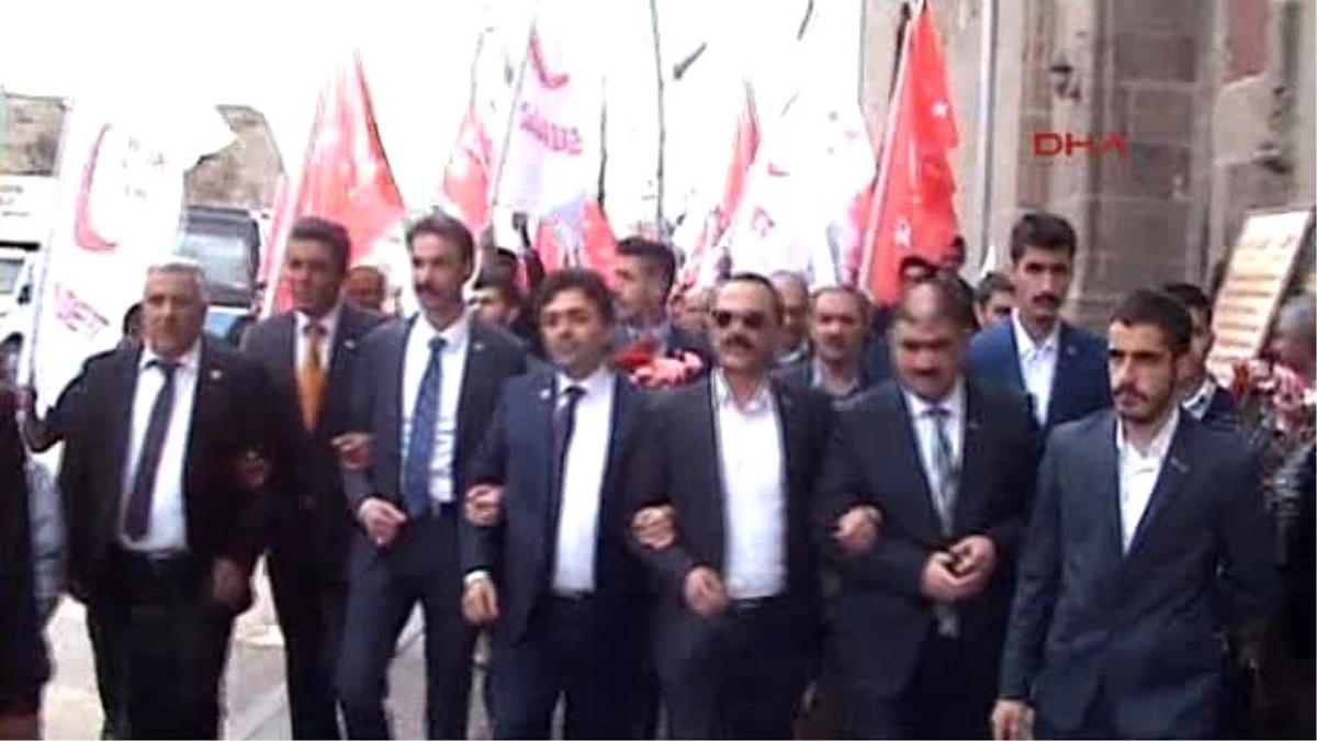 Erzurum\'da Mili İttifak Adayları Tekbir Eşliğinde Yürüdü