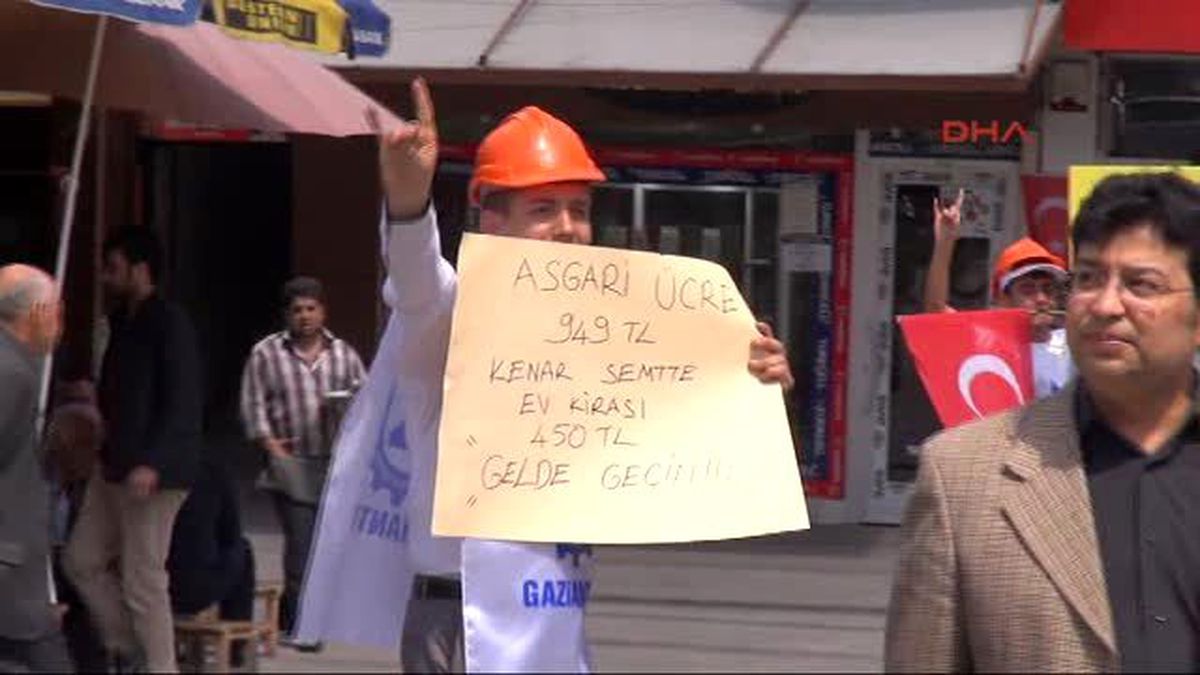 Gaziantep?te Ülkücü İşçilerden Mehteranlı Kutlama