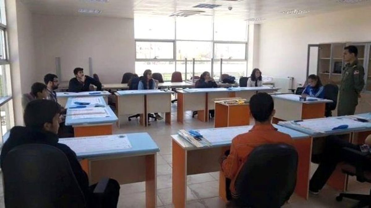 Gençlik Merkezi\'nde Model Uçak Kursu Devam Ediyor
