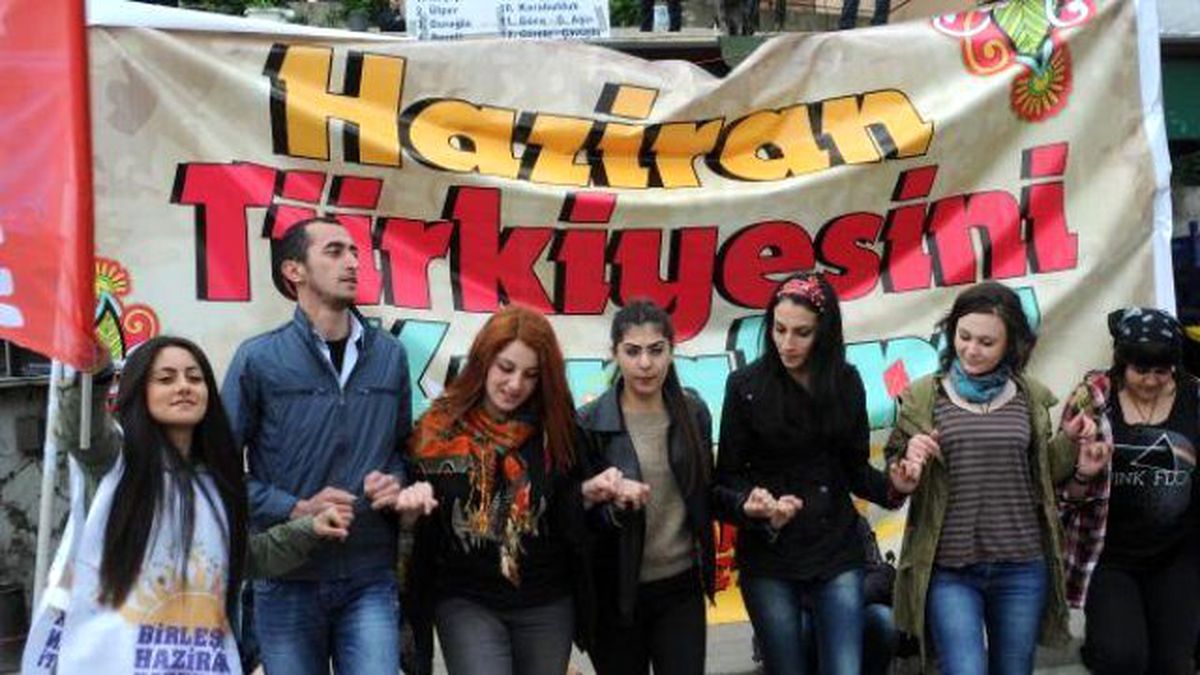 Giresun\'da 1 Mayıs Kutlamasında Add Alanı Terk Etti