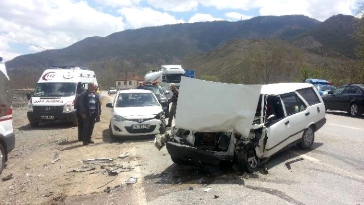 Gümüşhane\'de Trafik Kazası: 5 Yaralı