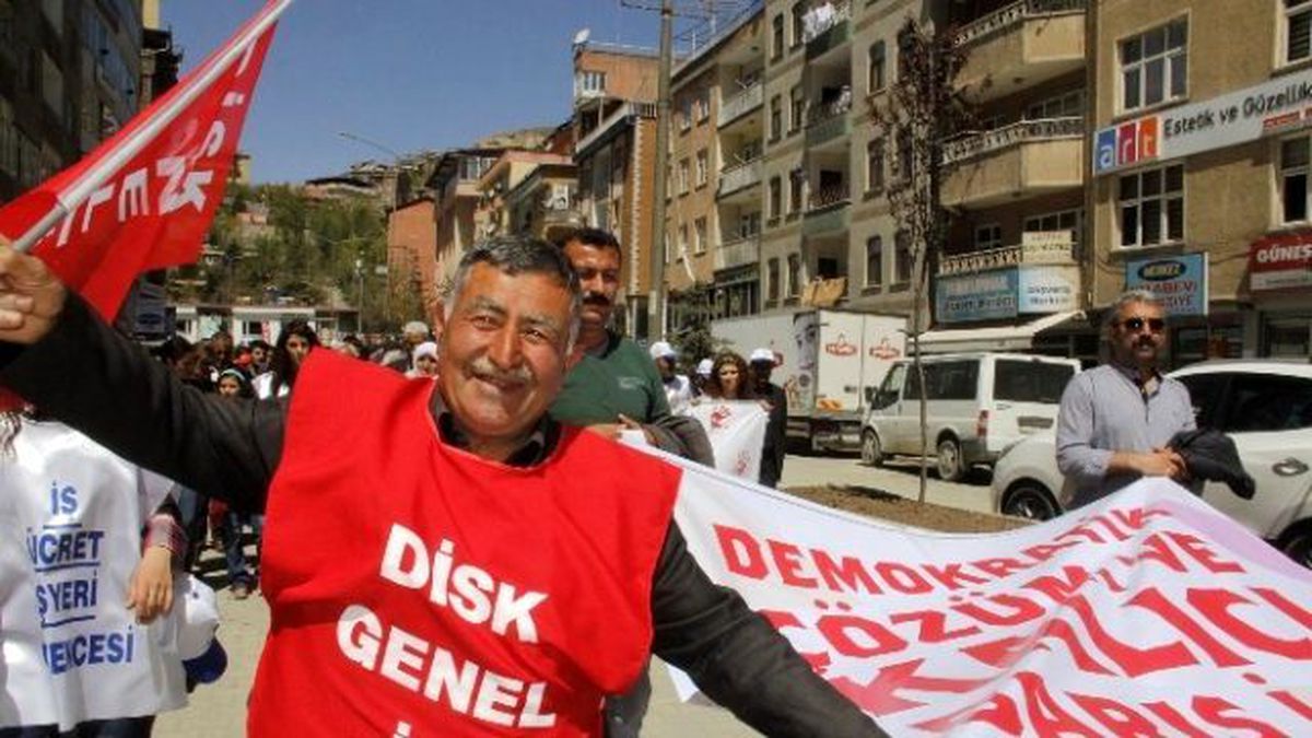 Hakkari\'de 1 Mayıs Coşkusu