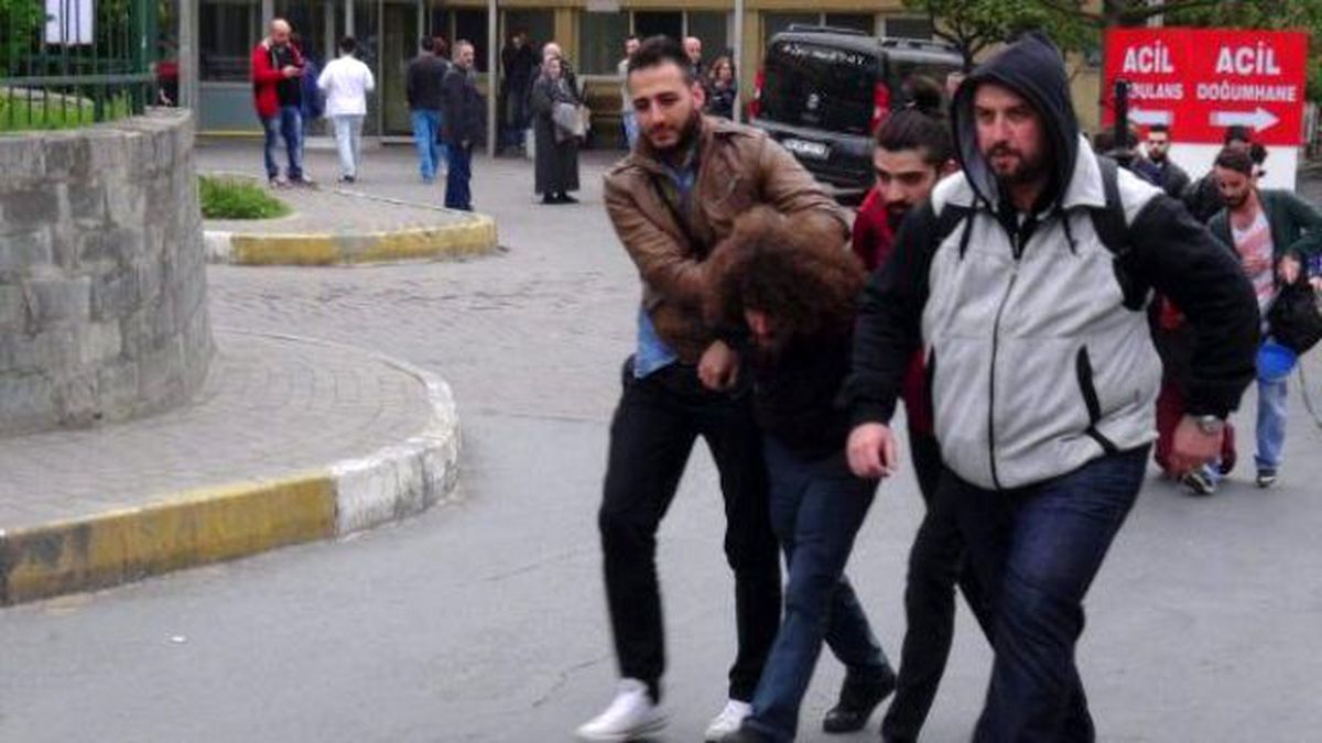 Hastane Bahçesinde 4 Gözaltı