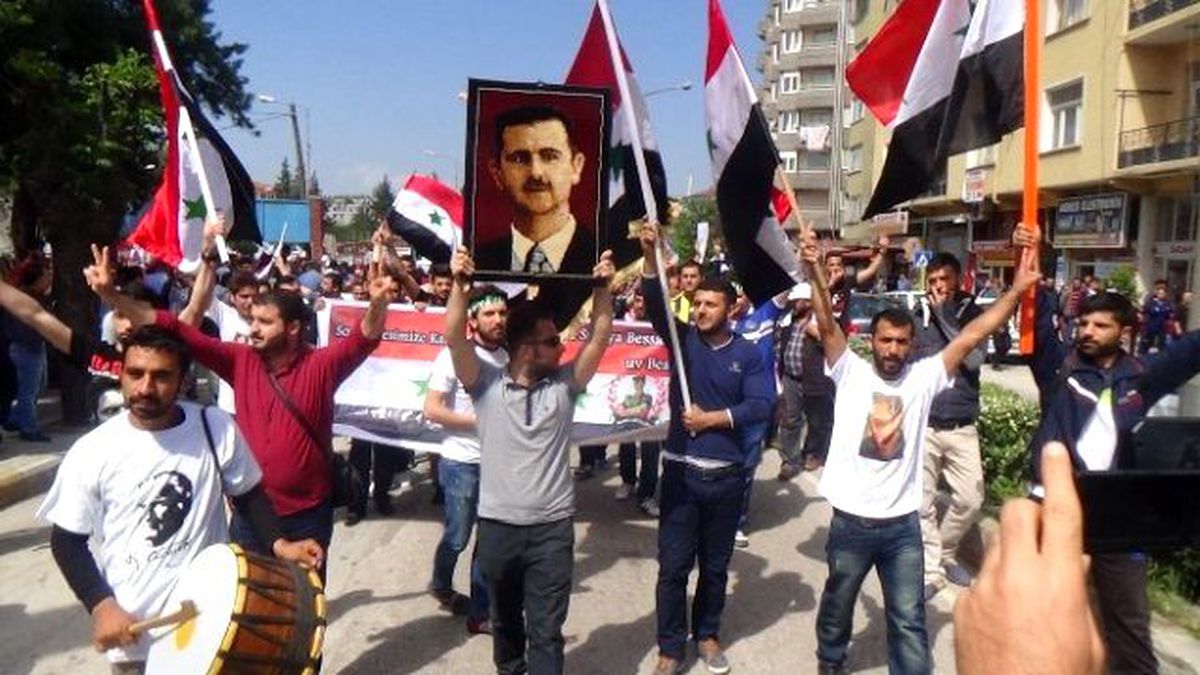 Hatay\'daki 1 Mayıs Kutlamaları Esad\'a Destek Mitingine Dönüştü