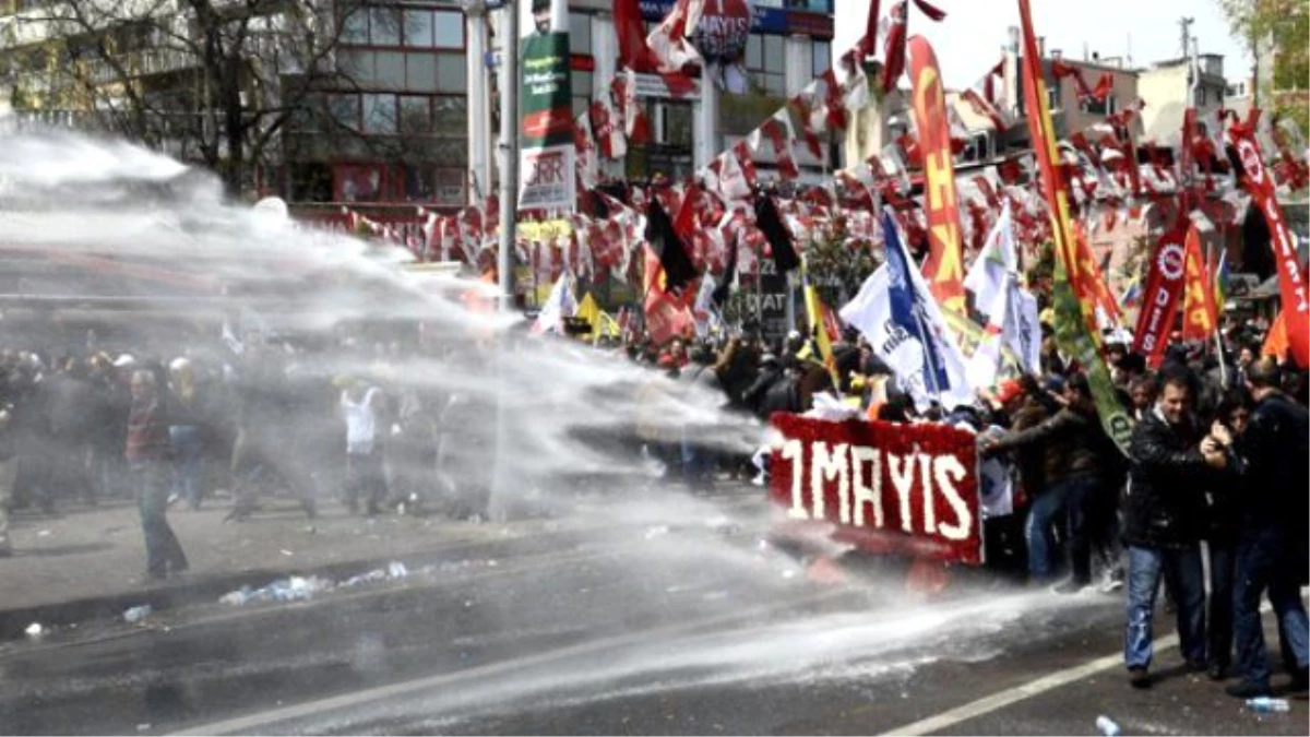 İstanbul\'daki 1 Mayıs Gösterilerinde 203 Kişi Gözaltına Alındı
