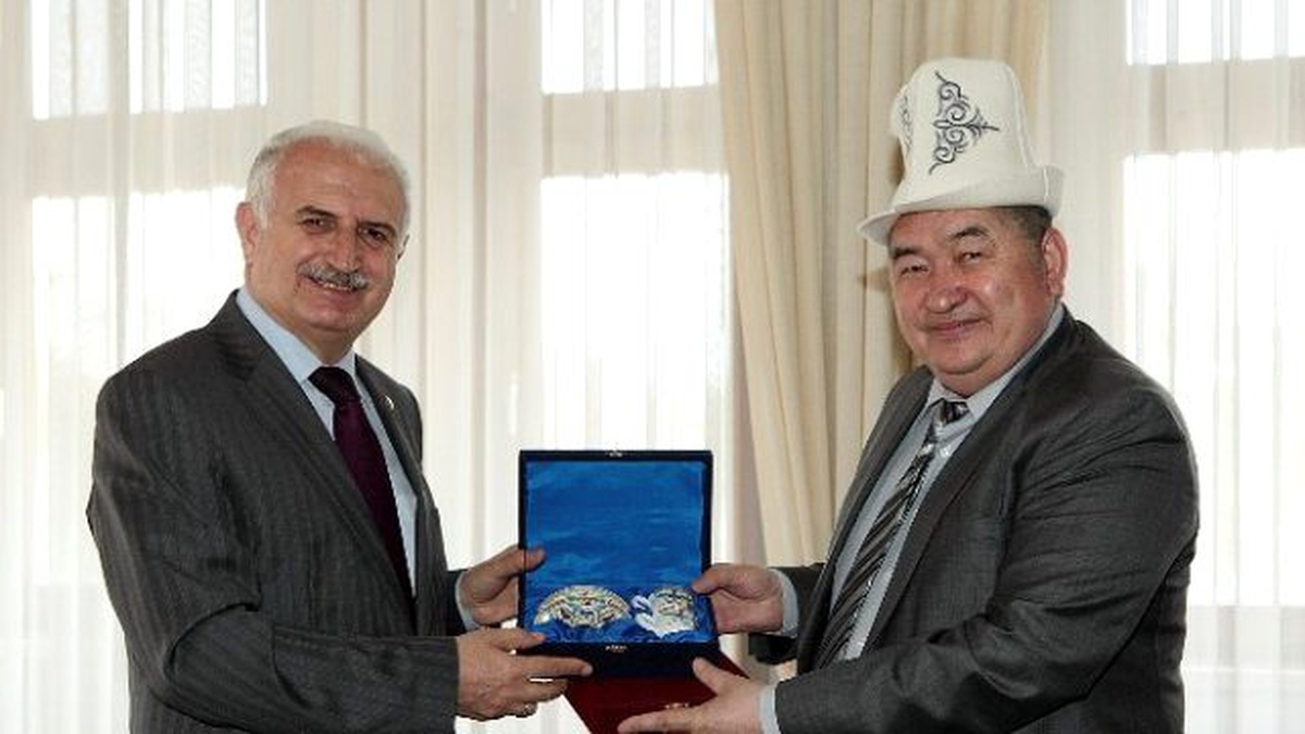 Kırgızistan Cumhurbaşkanı Almazbek Atambayev\'in Danışmanı, Rektör Koçak\'ı Ziyaret Etti