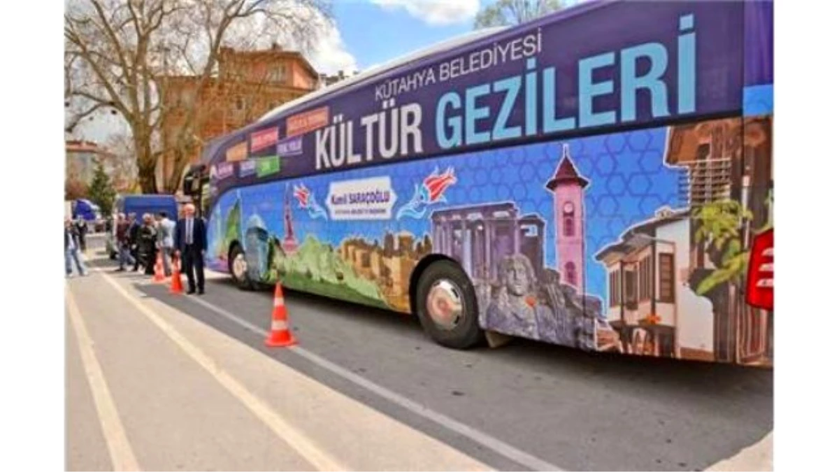 Kütahya Belediyesi Kültür Gezileri İçin Otobüs Aldı
