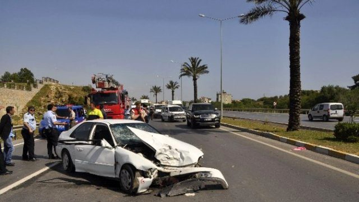 Manavgat\'ta Trafik Kazası: 4 Yaralı
