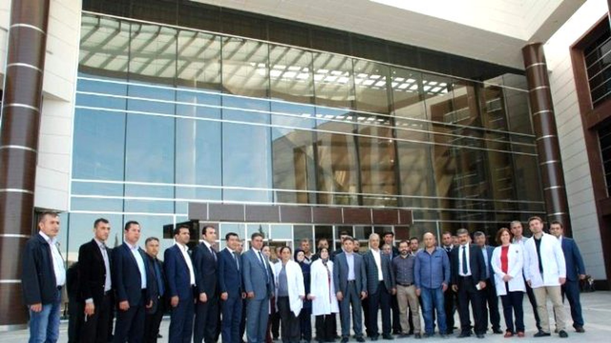 Milletvekillerinden 400 Yataklı Hastaneye Ziyaret