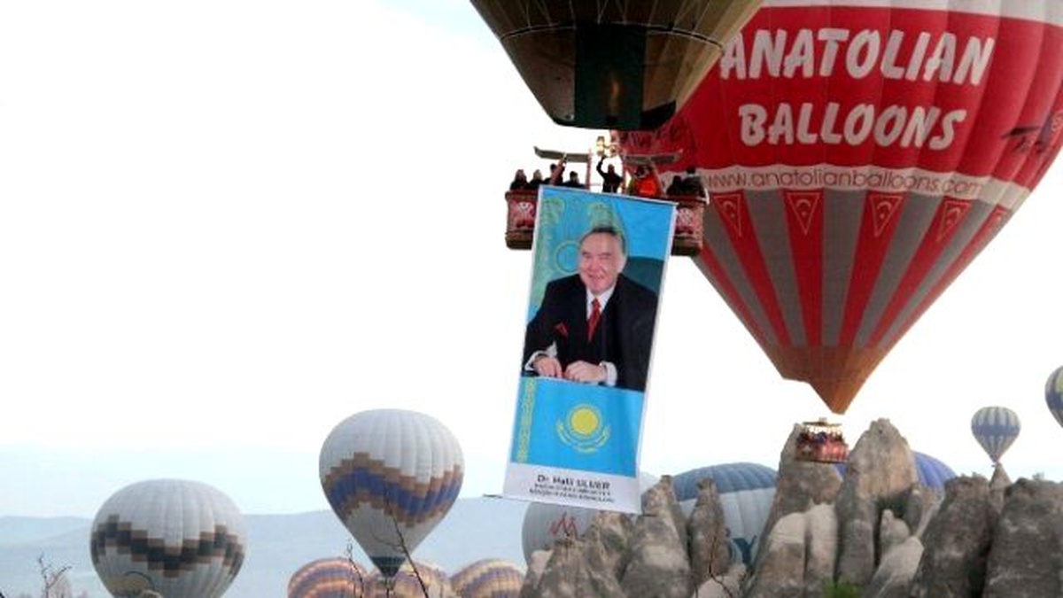 Nazarbayev\'in Kazakistan\'da Yeniden Cumhurbaşkanı Seçilmesi