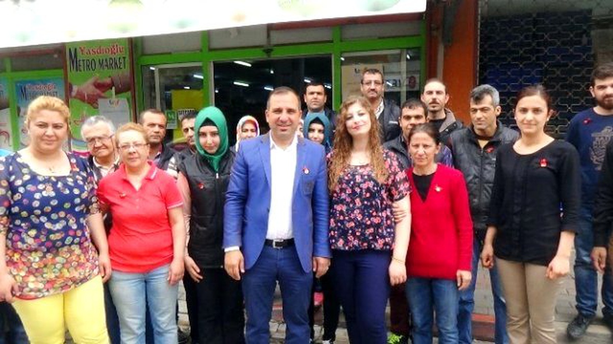 Düğününde Toplanan Çeyrek Altınları, 1 Mayıs\'ta İşçilerine Dağıttı