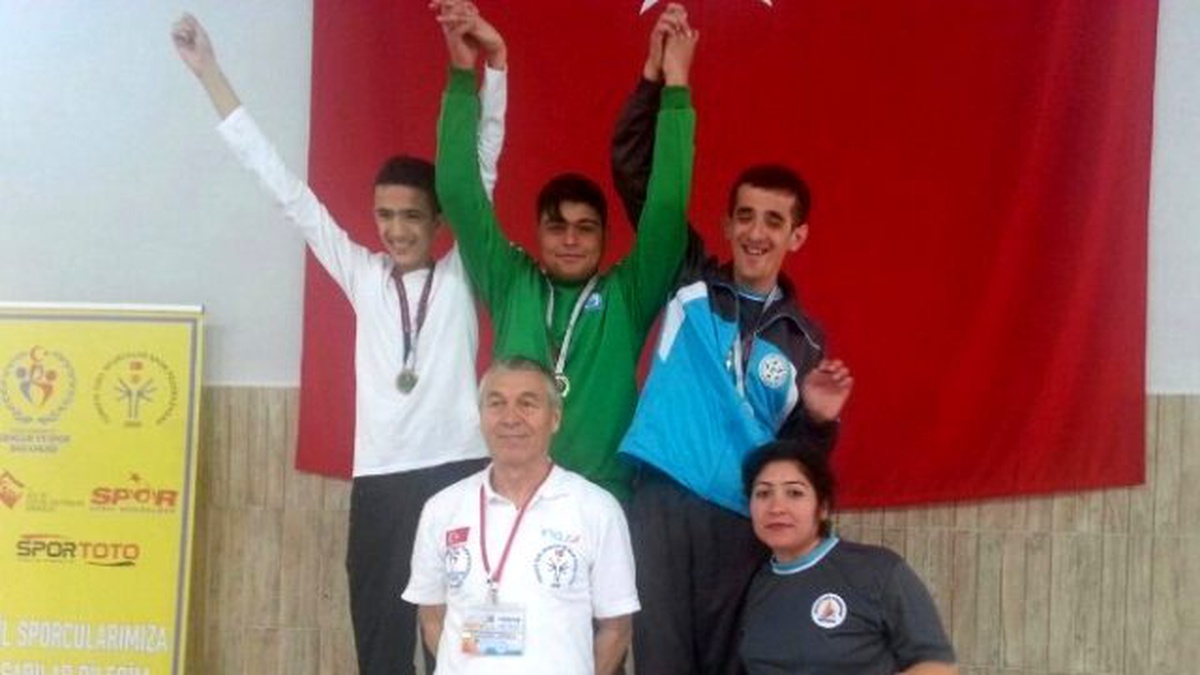 Özel Sporcudan Anlamlı Şampiyonluk