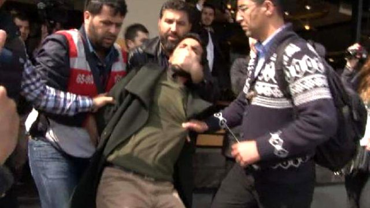 Pankart Açmak İsteyen 2 Kişiye Gözaltı